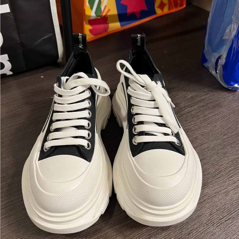 Alexander McQueen Black and White Chunky Platform Sneakers - Picture 3 of 7